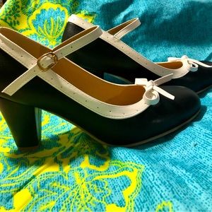 Women’s high heel shoes blk/wht